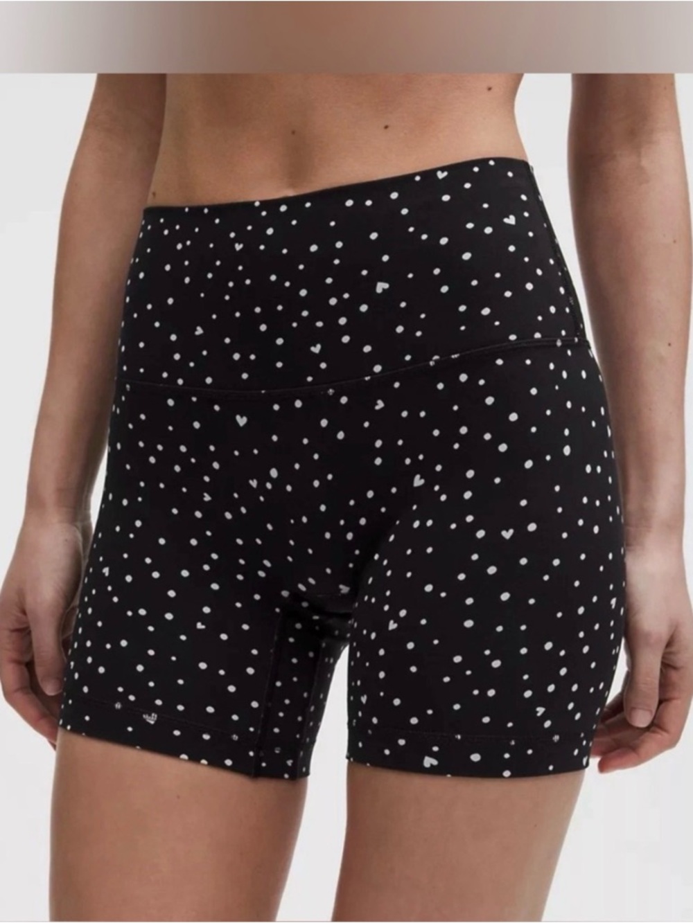 NWT LULULEMON ALIGN NO LINE SHORT 4" Sz 8 HEART
SCATTER DOT Black
